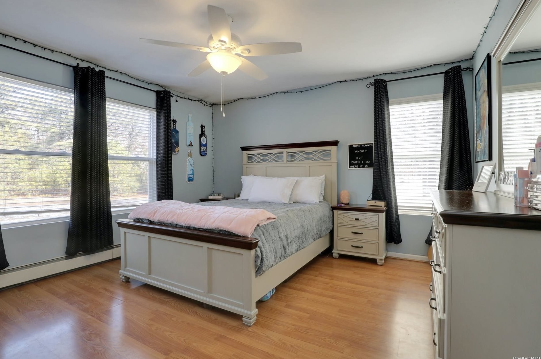 2813 Jeff St, Gordon Heights NY  11763-2111 exterior