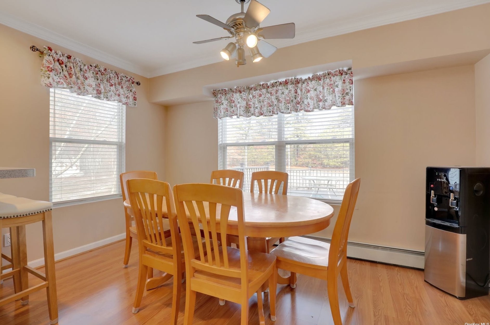 2813 Jeff St, Gordon Heights NY  11763-2111 exterior