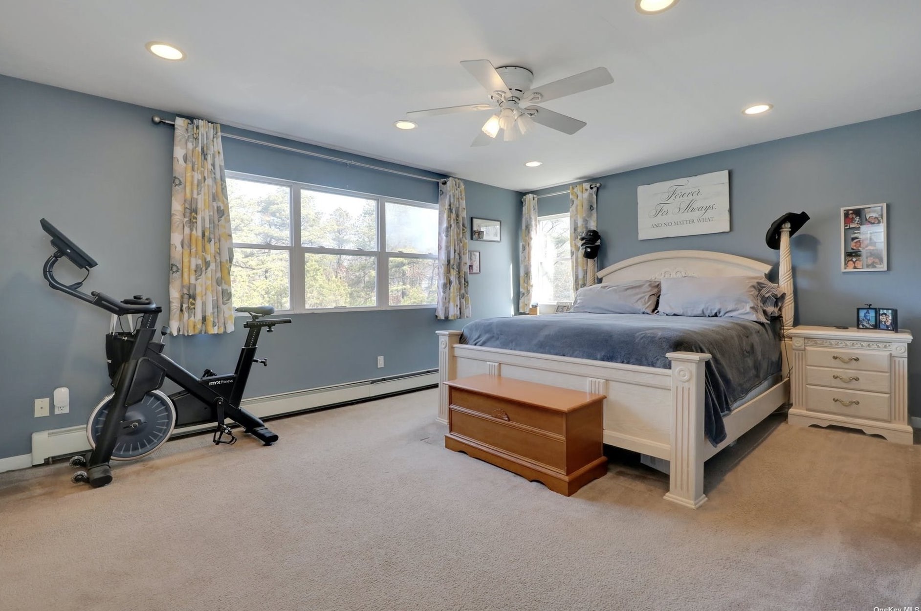 2813 Jeff St, Gordon Heights NY  11763-2111 exterior