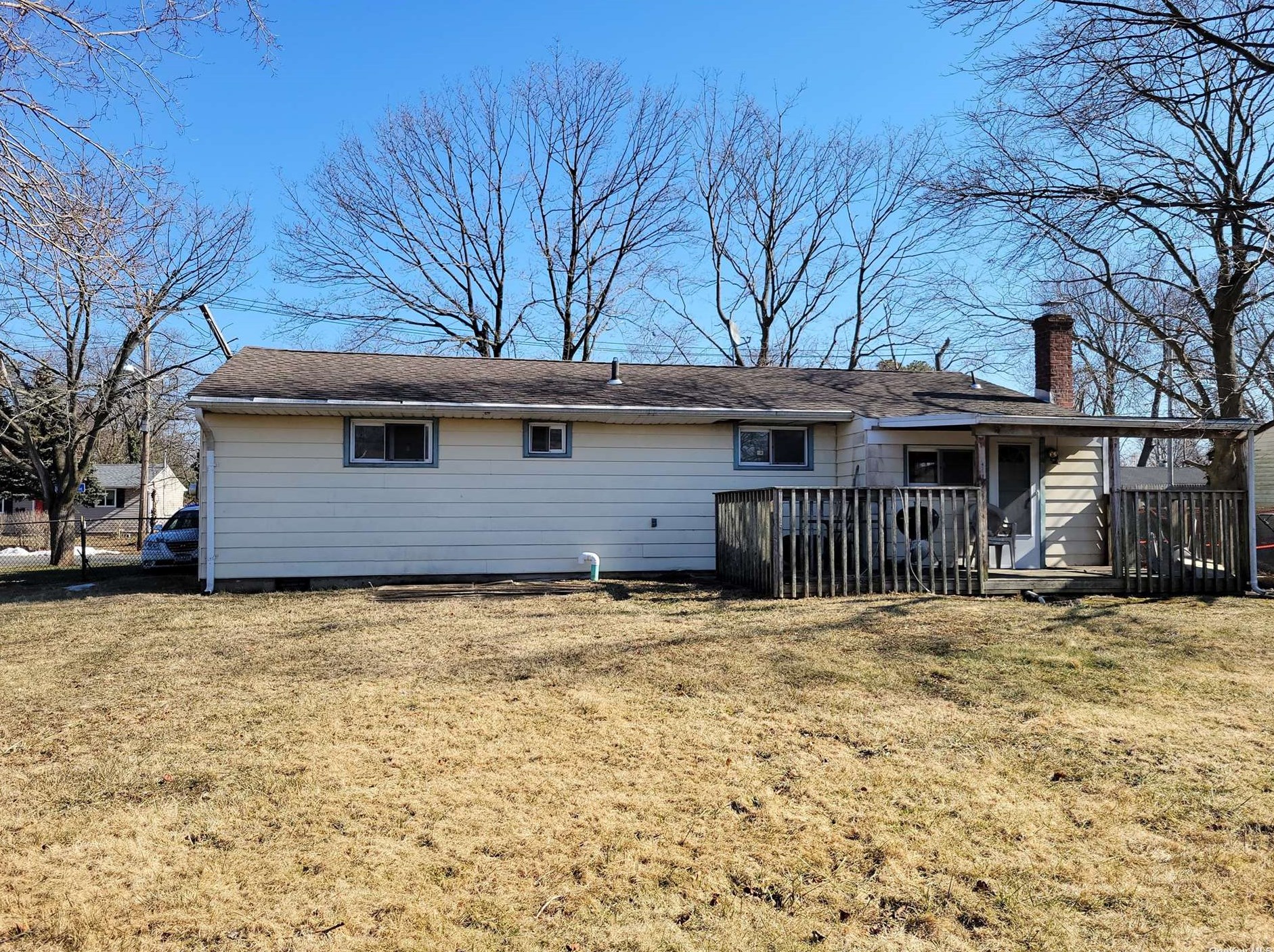 14 Nicoll Ave, Central Islip, NY 11722
