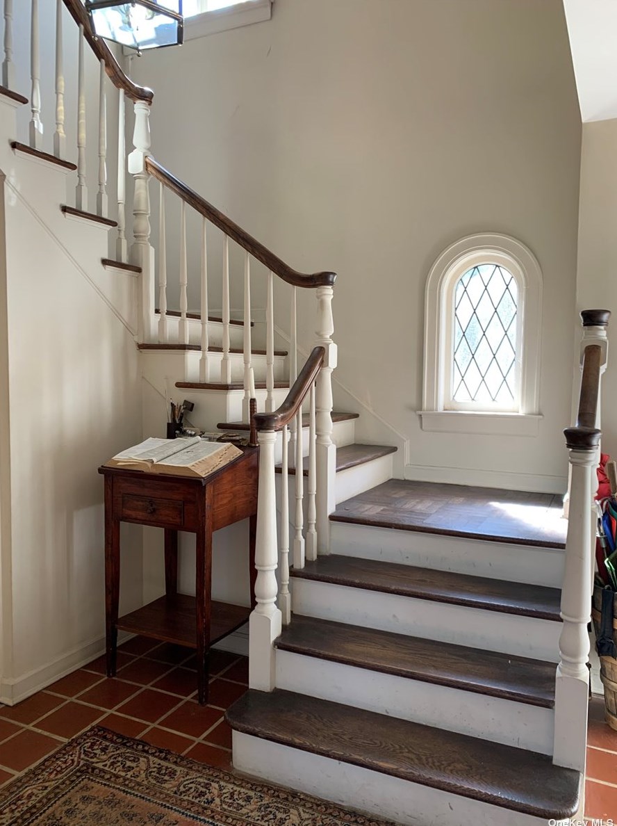 891 Ripley Ln, Muttontown, NY 11771