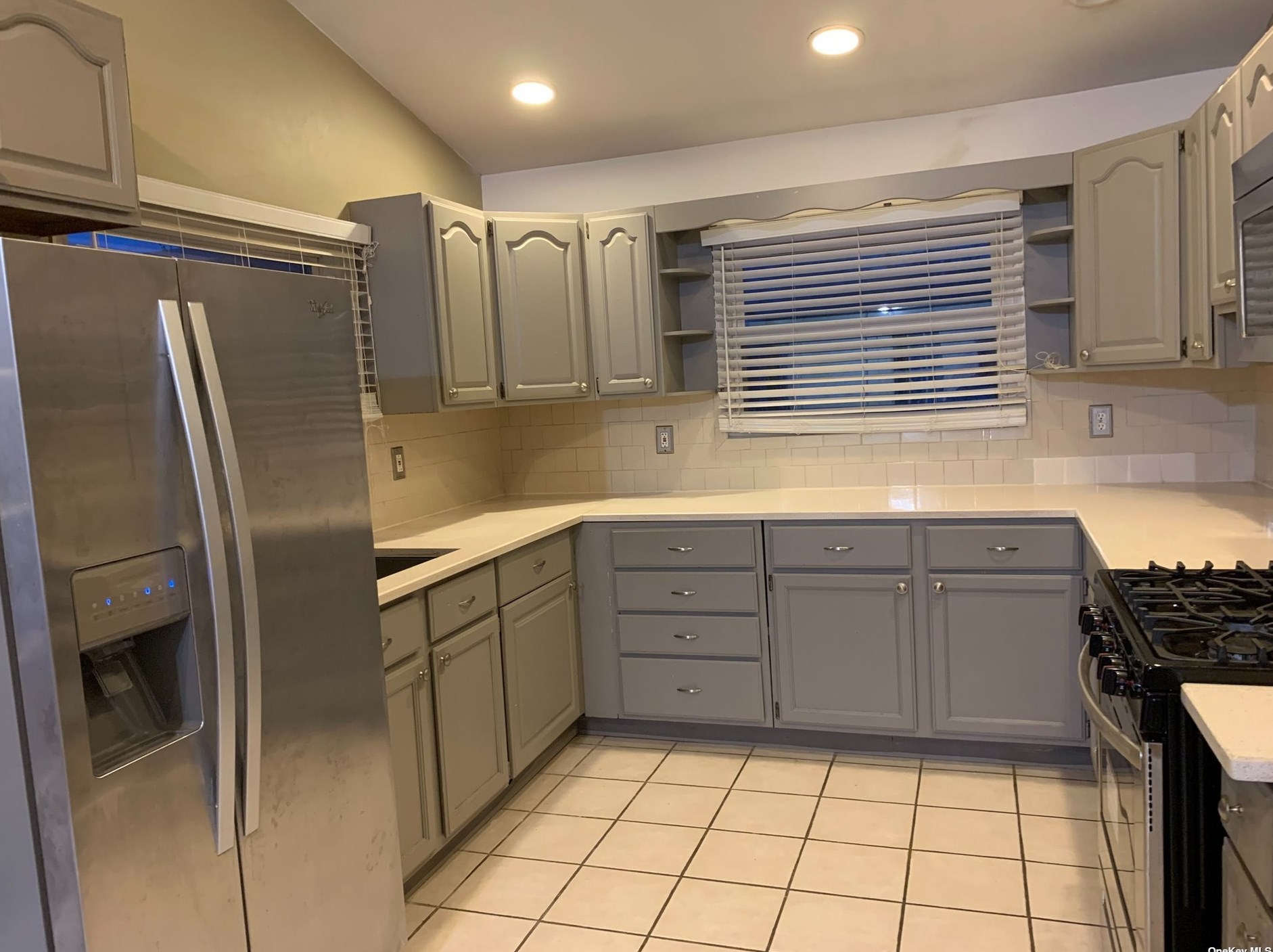 37 E Cherry St, Central Islip, NY 11722