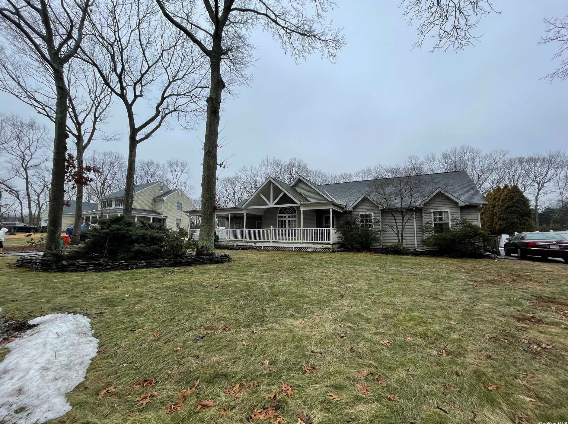 4 Sorrento Ct, Miller Place, NY 11764
