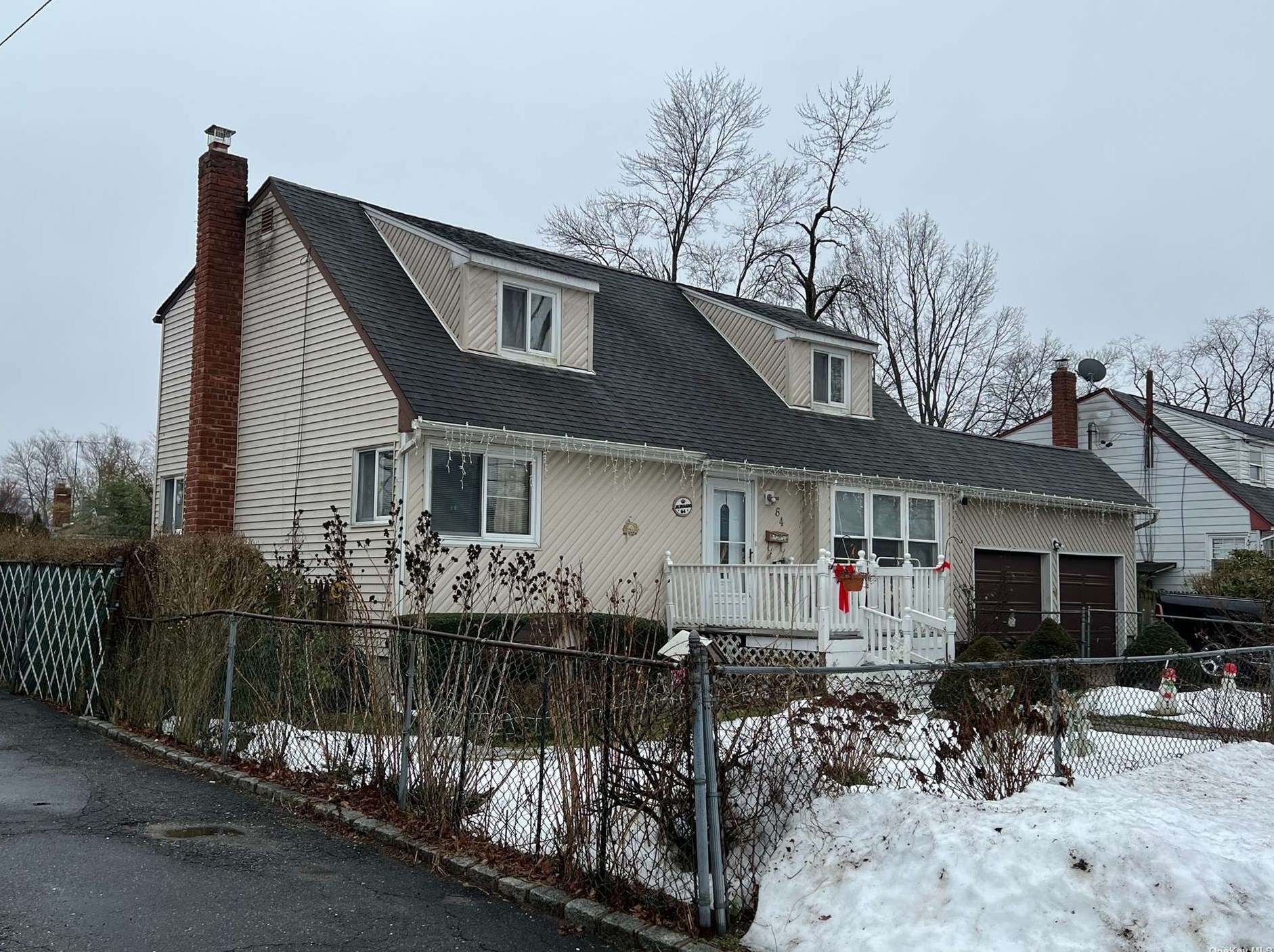 64 Morris St, Pine Air, NY 11717-2636
