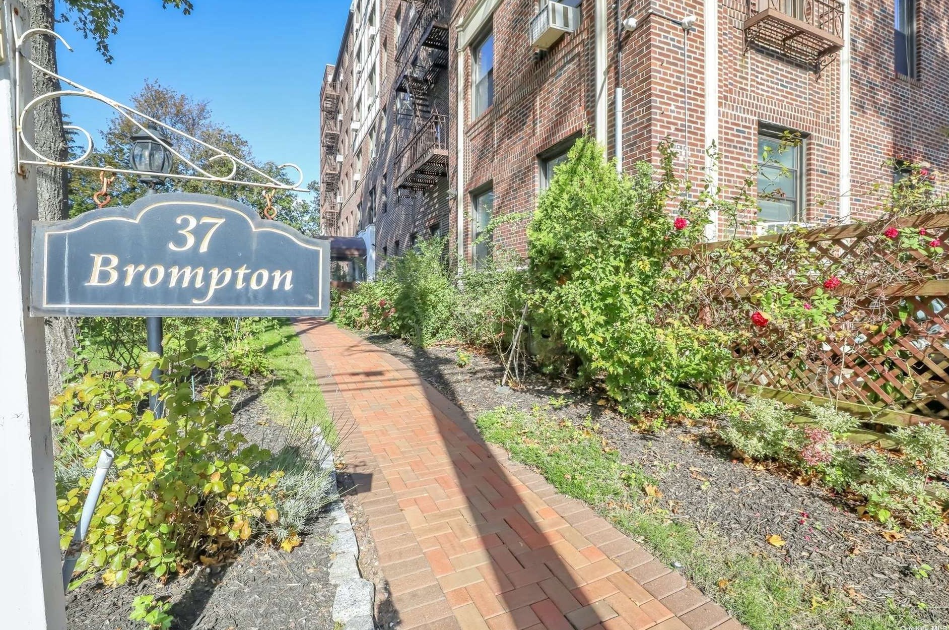 37 Brompton Rd #6-a, Great Neck, NY 11021