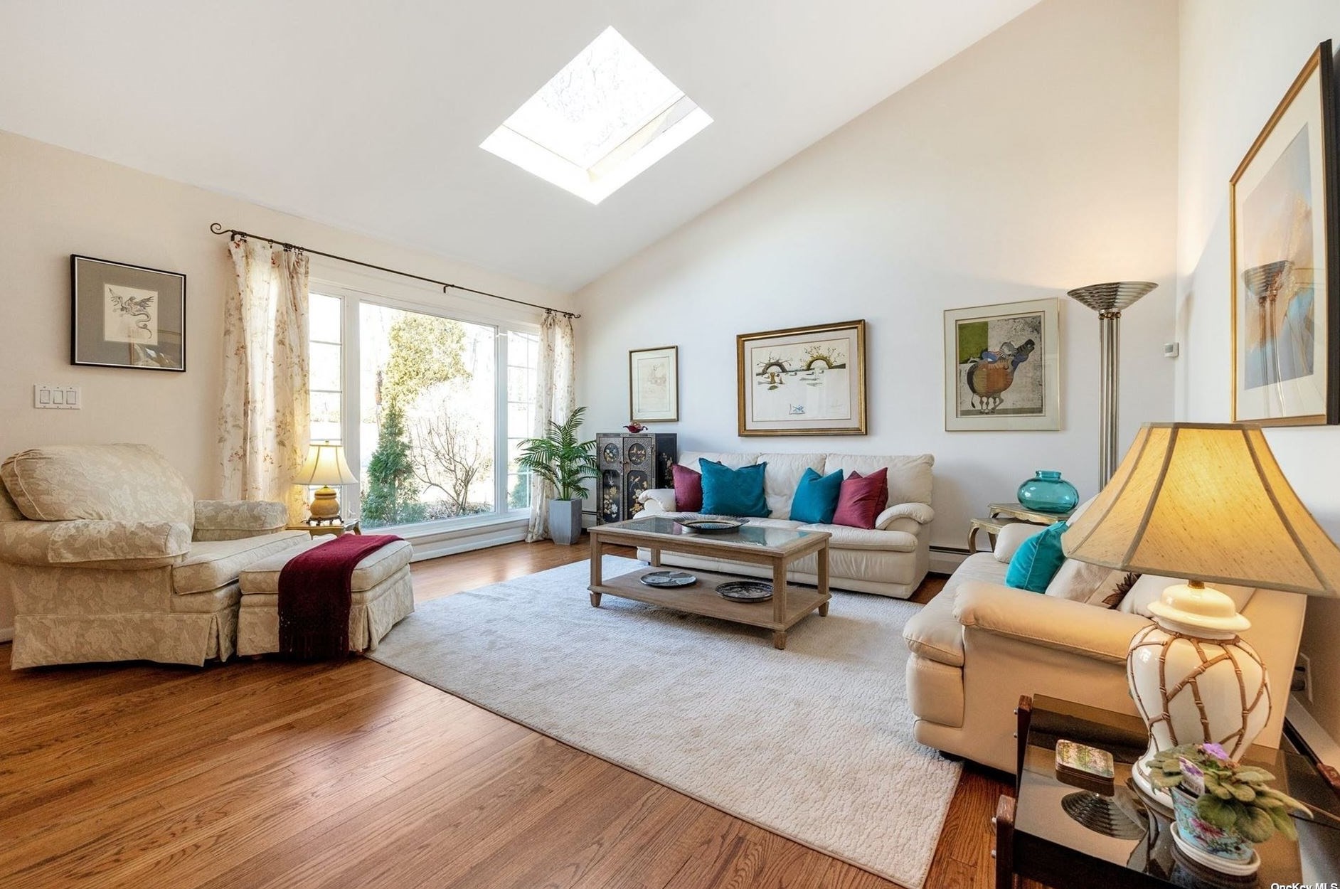 29 Essex Ct, Port Washington NY  11050-4222 exterior