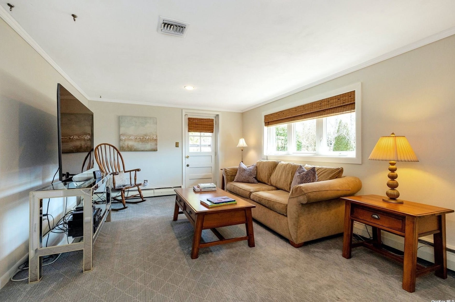 29 Essex Ct, Port Washington NY  11050-4222 exterior