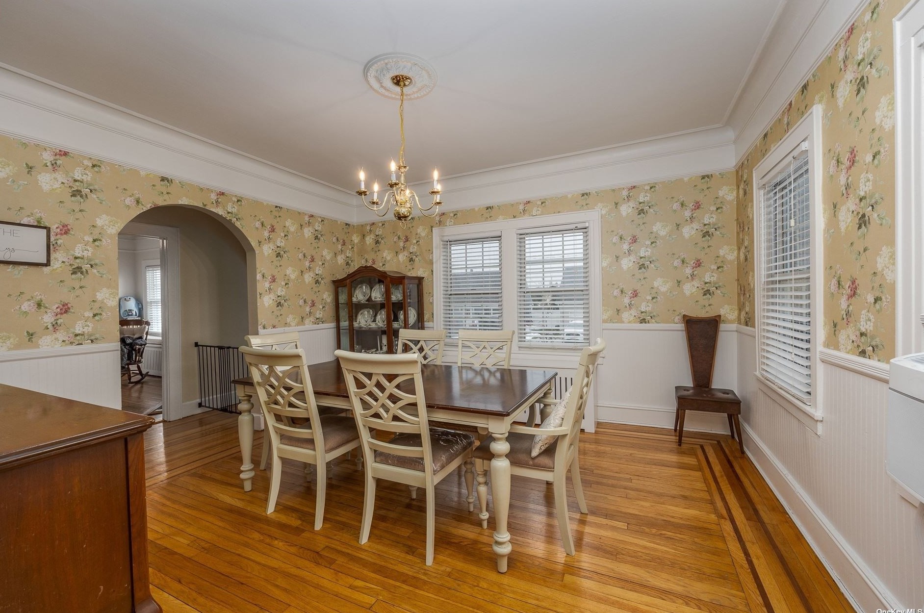 3330 Weidner Ave, Rockville Centre, NY 11572-3528