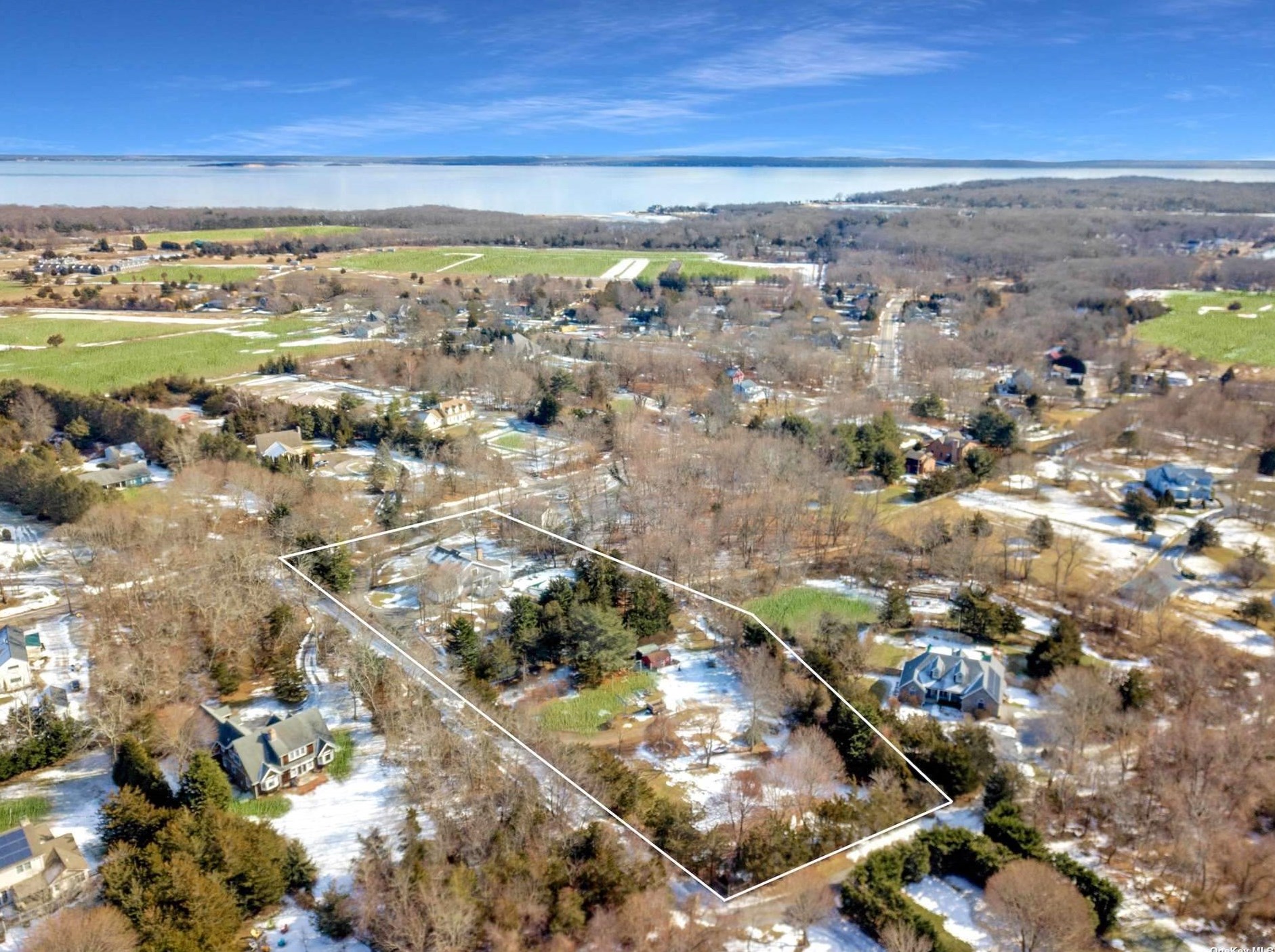 1490 Skunk Ln, Nassau Point, NY 11935