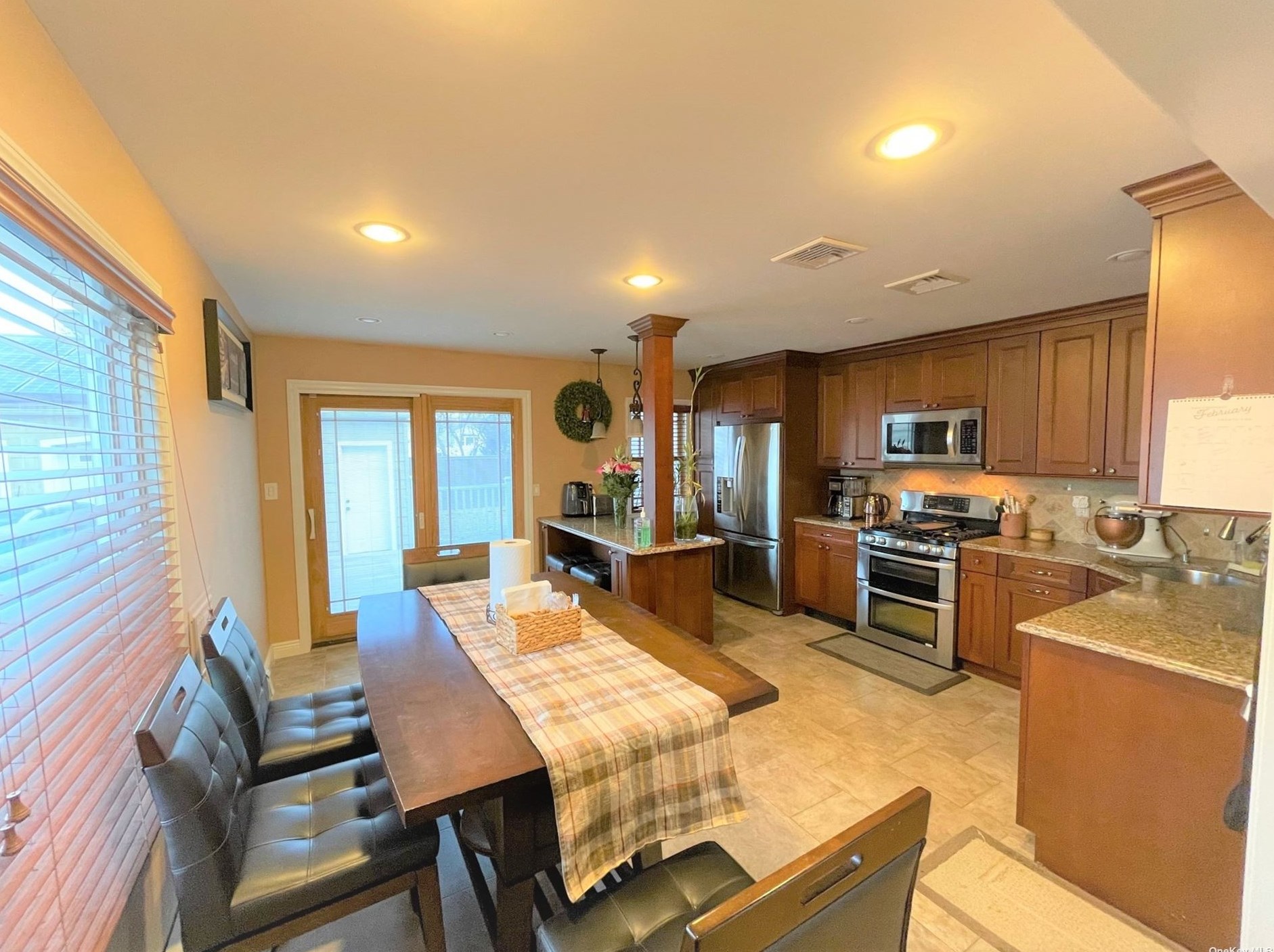 2561 Legion St, North Bellmore, NY 11710