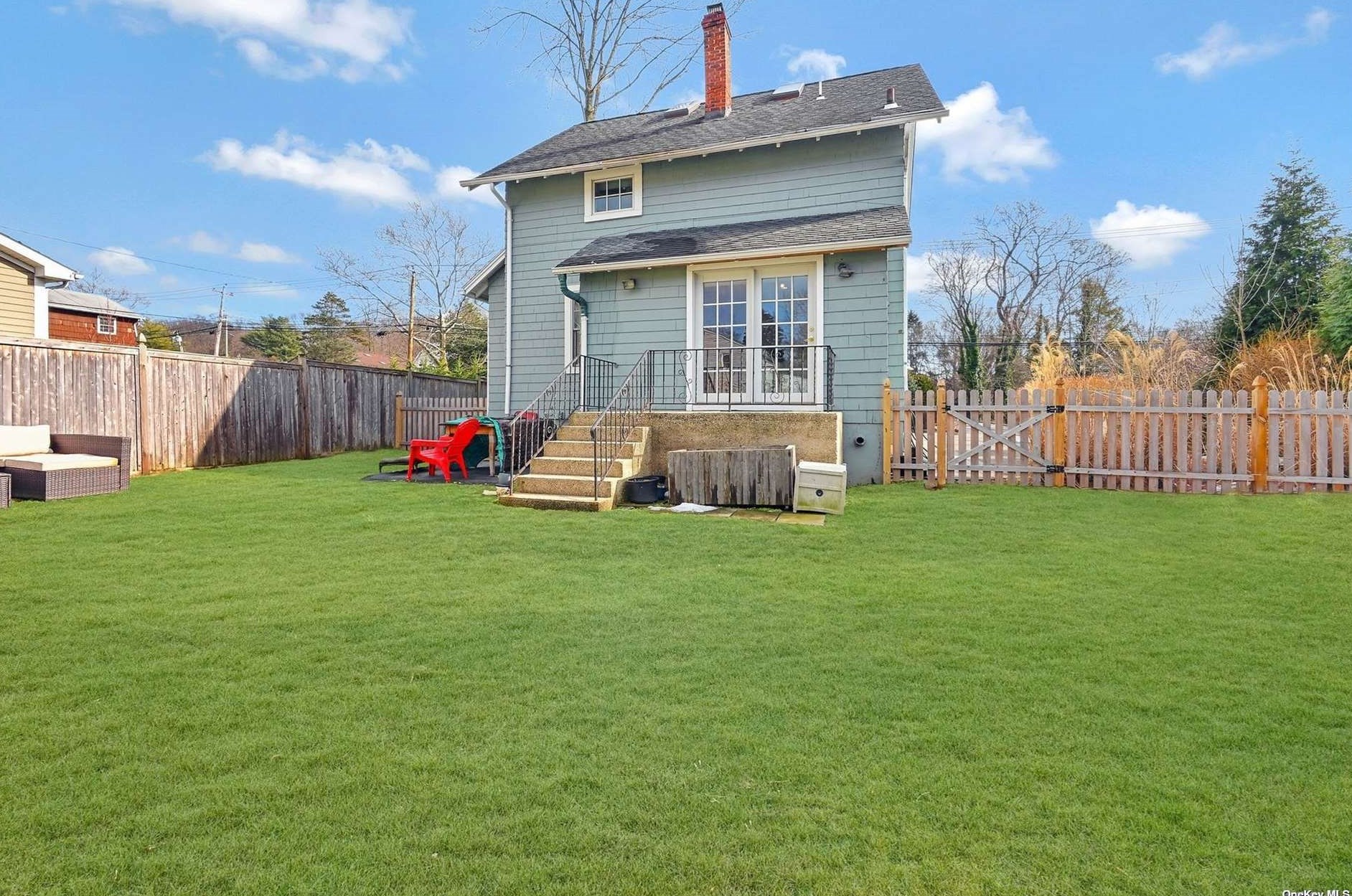 65 Main St, Hunt NY 11743-2919 exterior