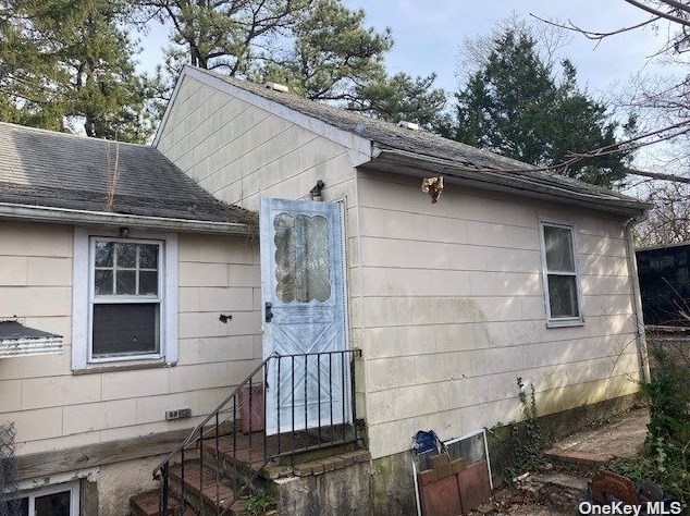 6 Xyris Rd, Rocky Point, NY 11778-8724