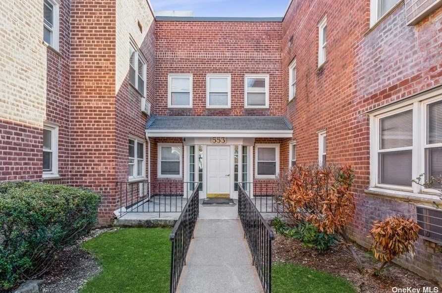 553 Central Ave #16b, Cedarhurst, NY 11516