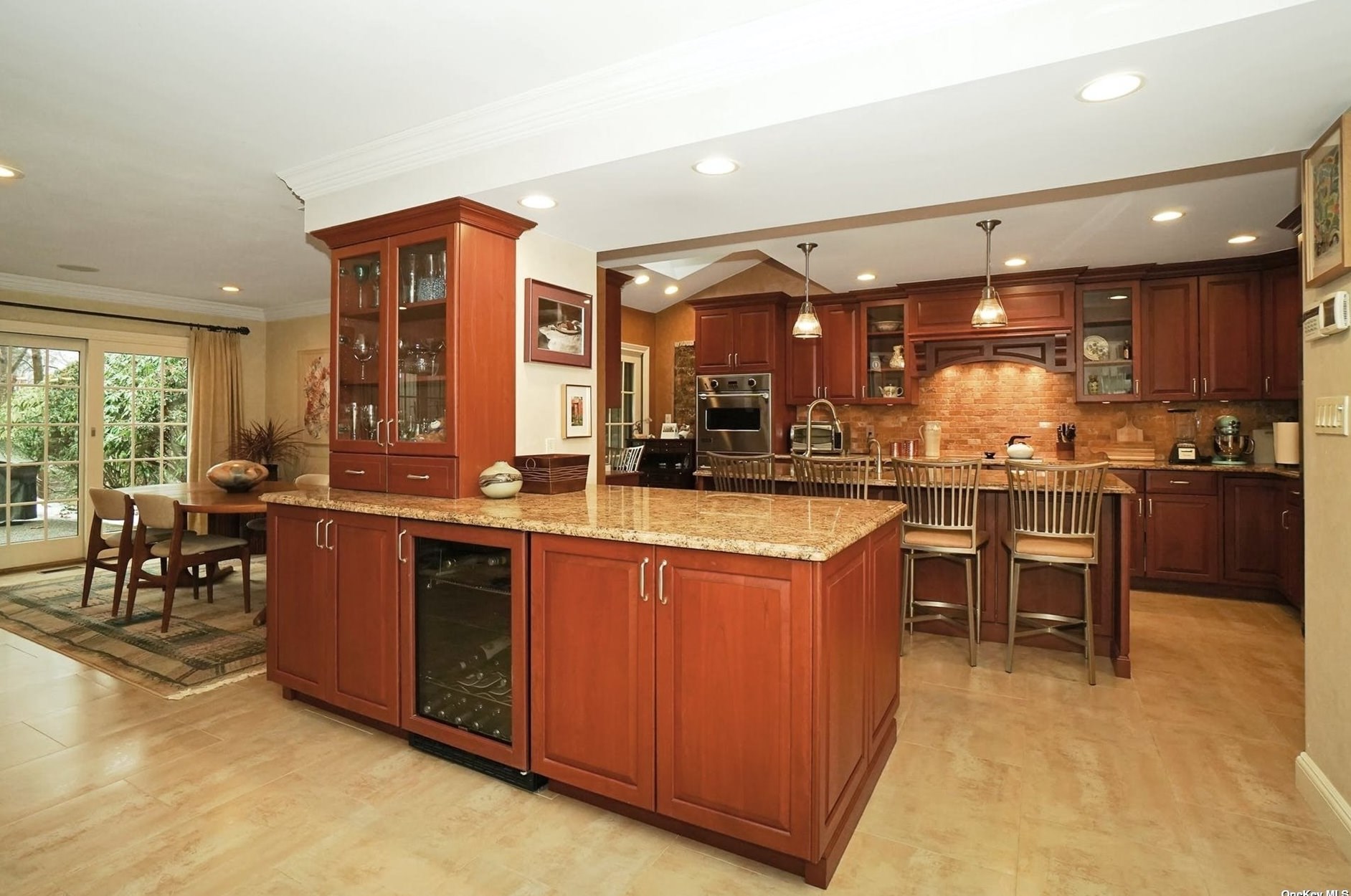 109 Estate Dr #109, Muttontown, NY 11753