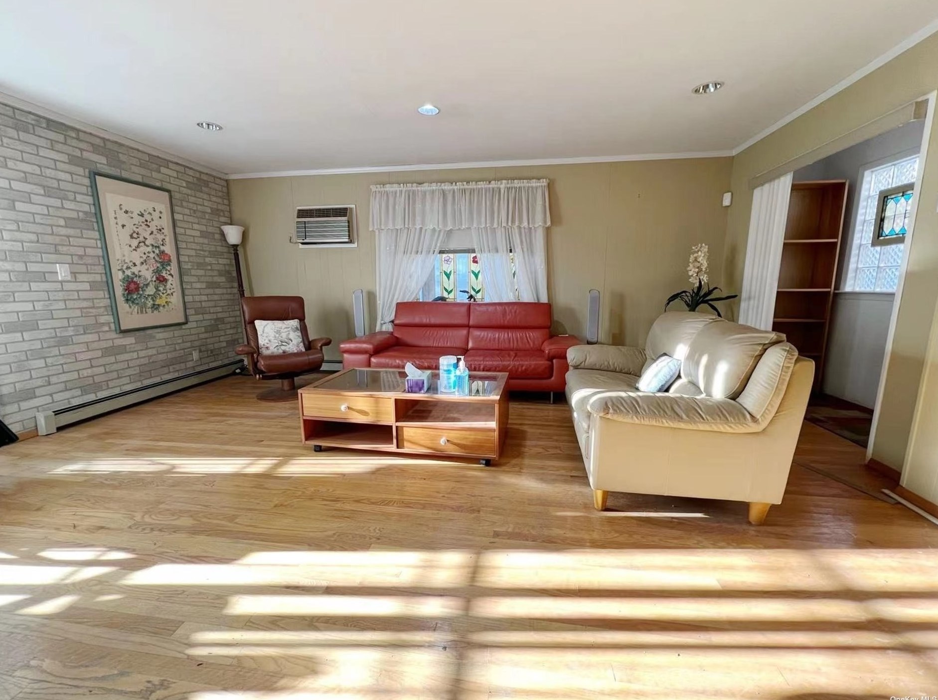 4804 Glenwood St, Flushing, NY 11362-1423