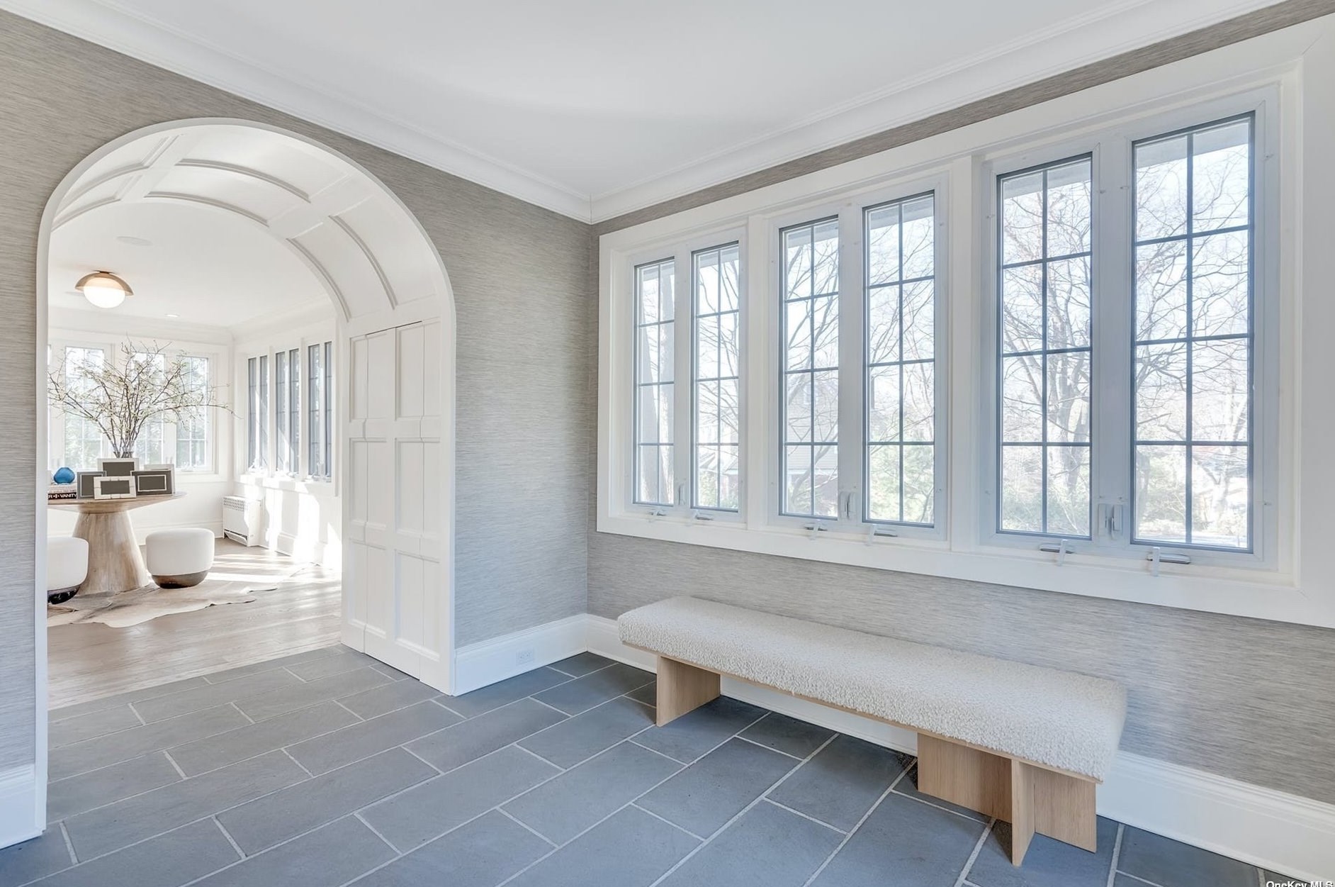 12 Overlook Dr, Port Washington NY  11050-2728 exterior