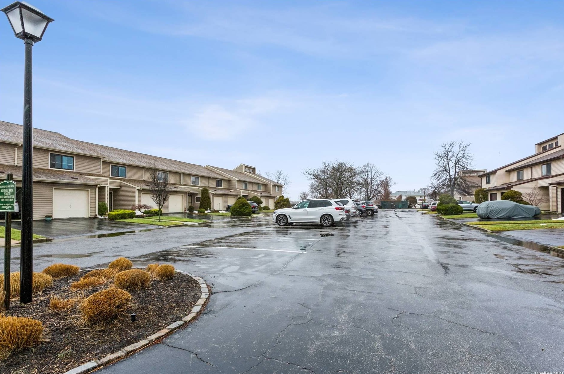 100 Daly Blvd #2407, Rockville Centre, NY 11572