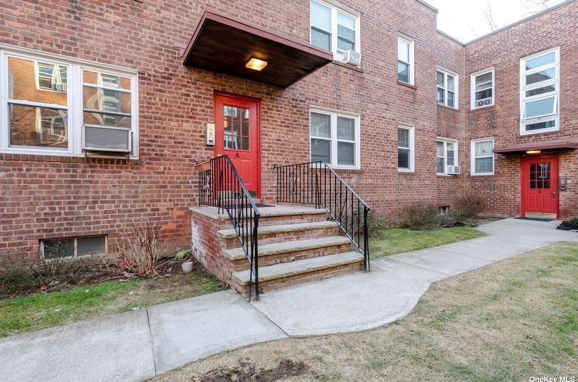275 Maple Ave #a1, Rockville Centre, NY 11570