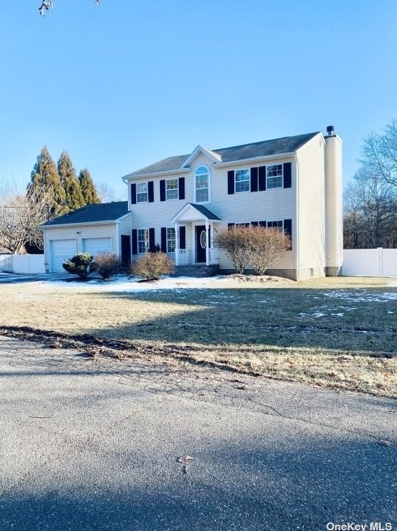 36 S Locust Ave, Gordon Heights, NY 11763