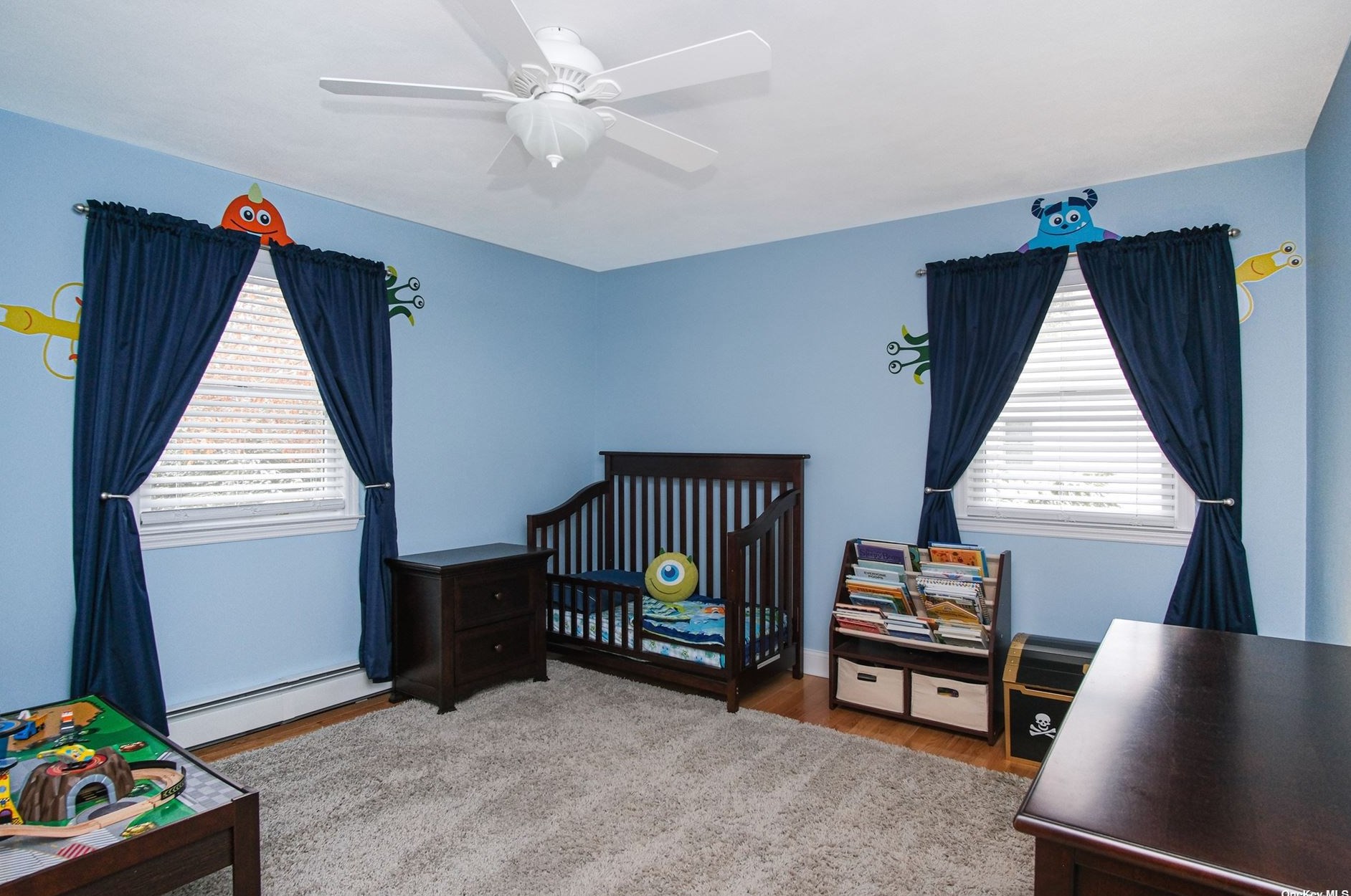 421 Birch Holw Dr, Smith Point NY 11967-1311 exterior