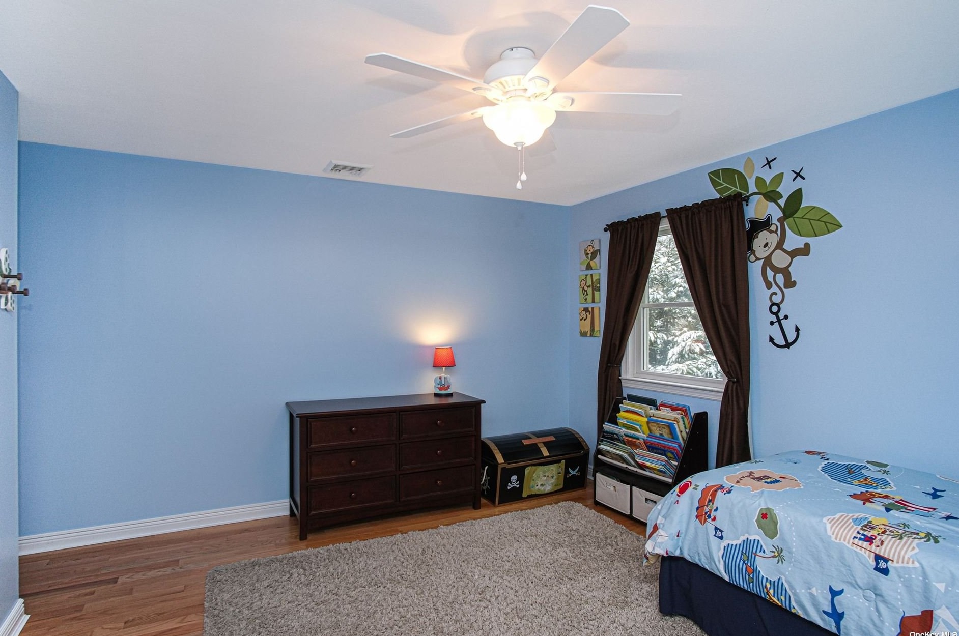 421 Birch Holw Dr, Smith Point NY 11967-1311 exterior