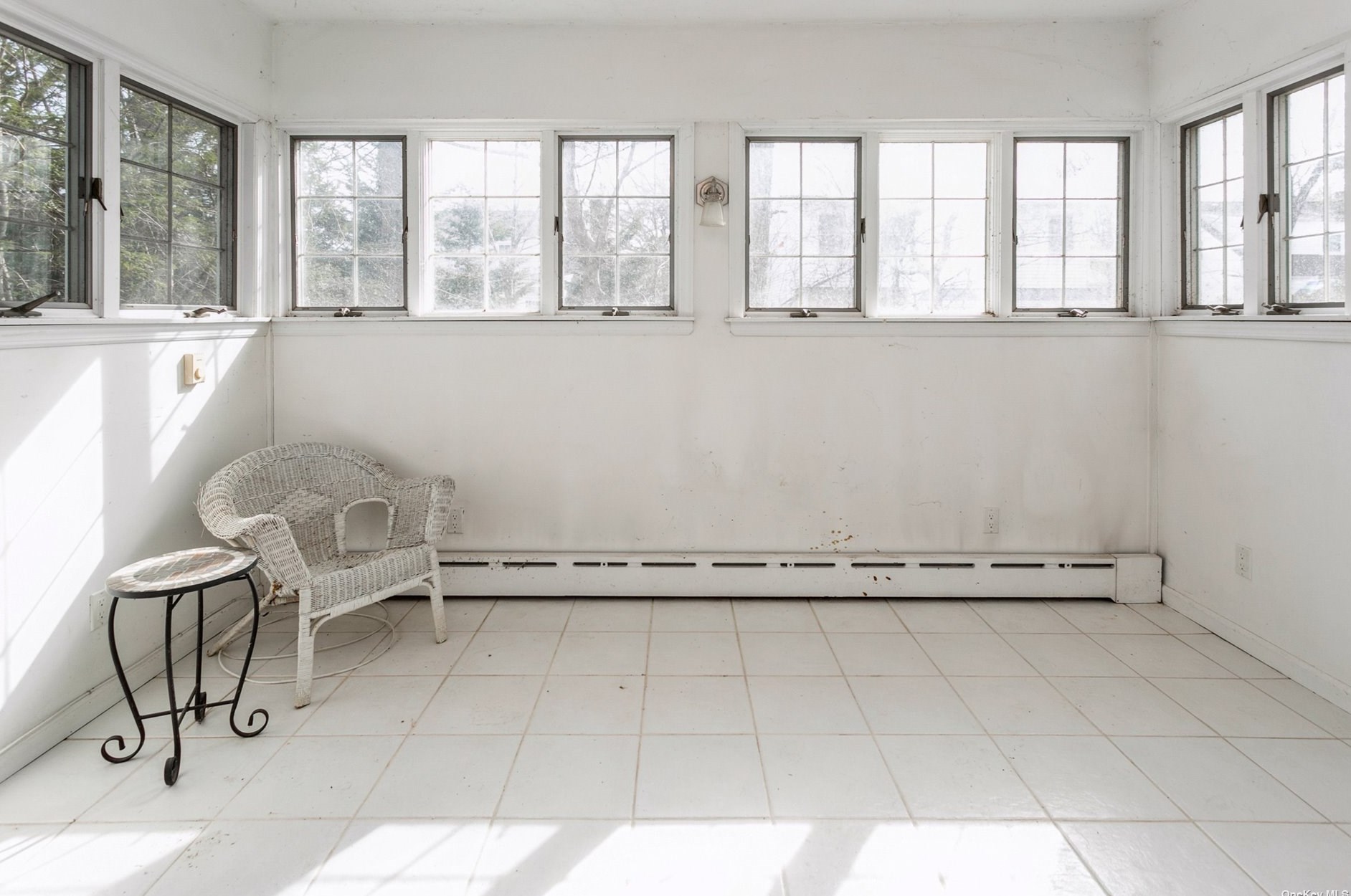 206 Woodbine Ave, North Merrick NY 11566-3130 exterior