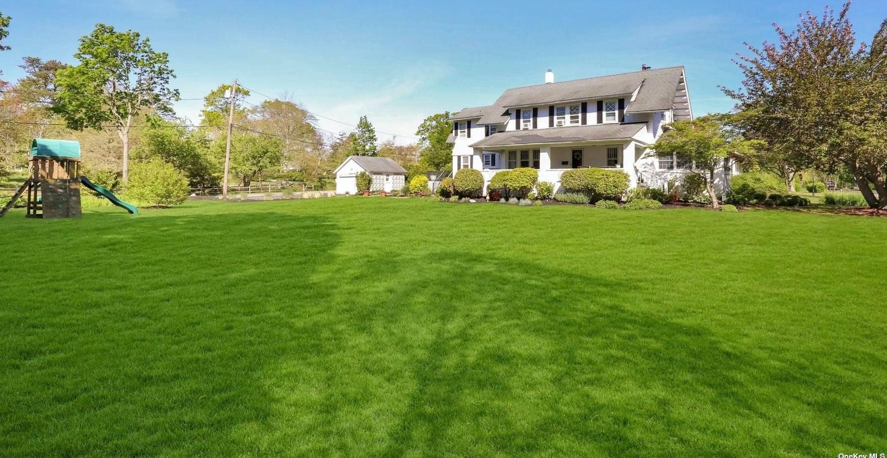 291 Lakeview Ave, Brightwaters, NY 11718