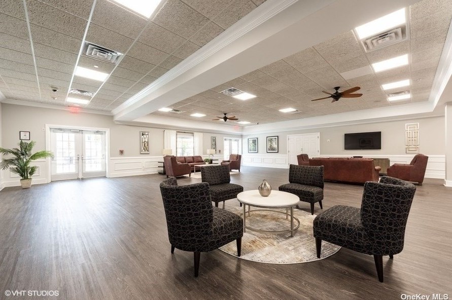 214 Spring Dr, Hempstead NY  11554-2270 exterior