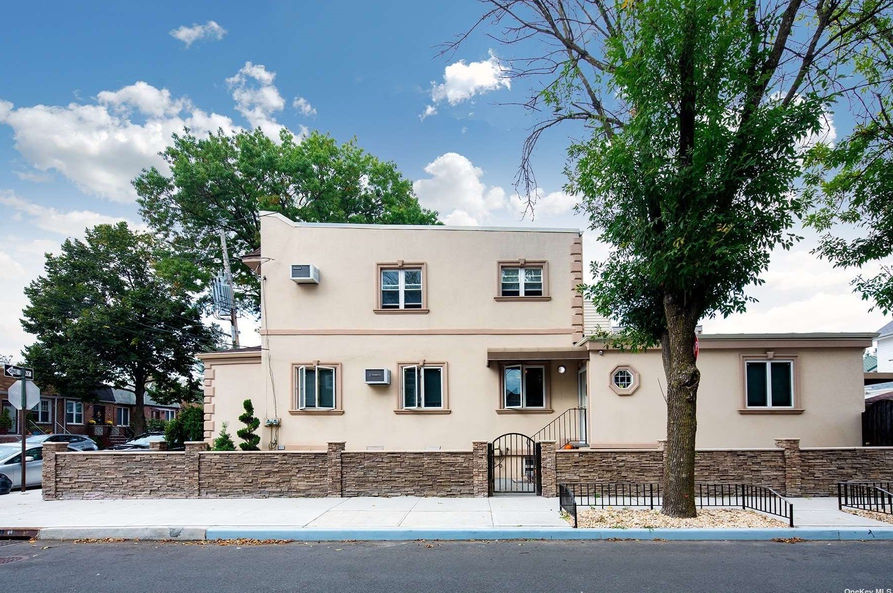 63-63 Pleasantview St, Flushing, NY 11379-1843