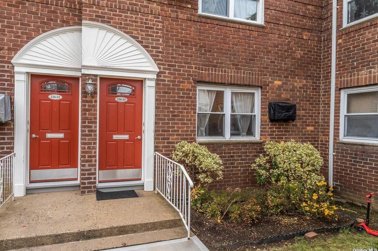 226-33 Union Tpke, Flushing, NY 11364-7849