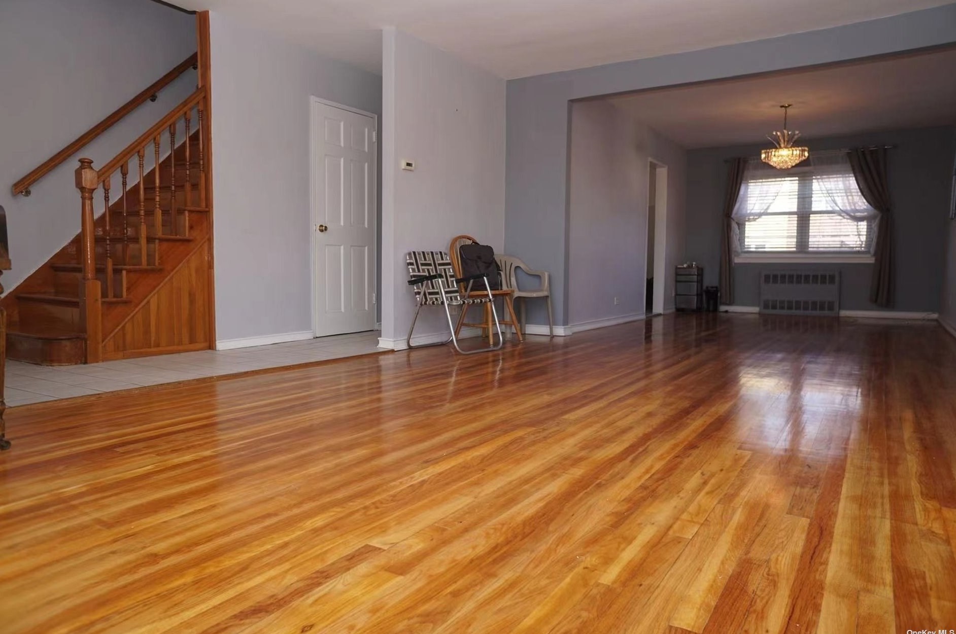 25-28 87th St, Flushing, NY 11369-1036