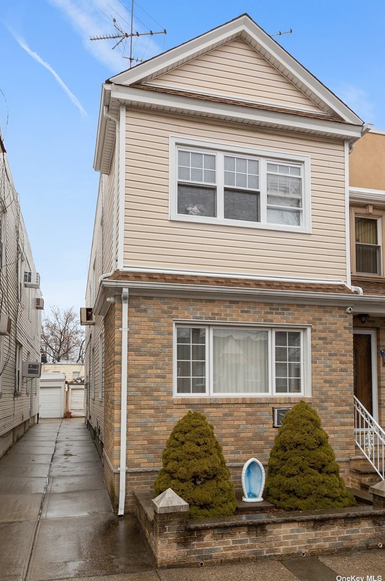 79-69 77th Rd, Flushing, NY 11385-7503