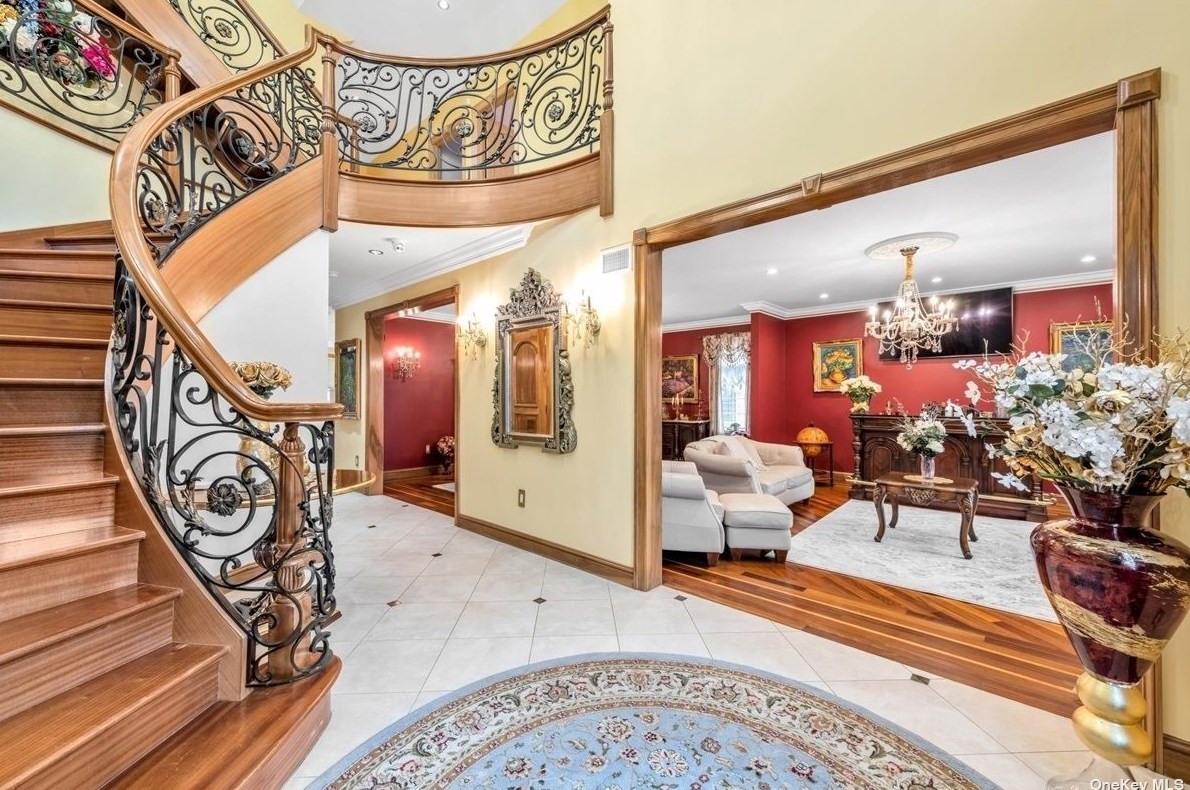 252-89 Brattle Ave, Flushing, NY 11362-1810