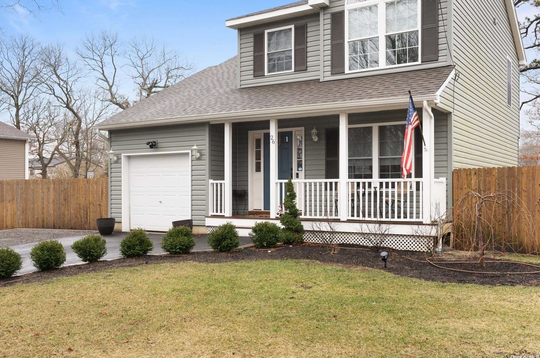 26 Heston Rd, Smith Point, NY 11967-2720