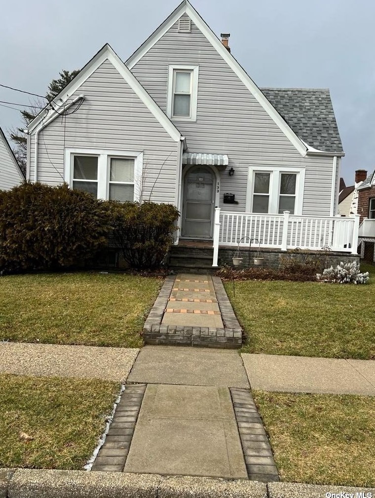 133 Maplewood Ave, Hempstead, NY 11550-6415