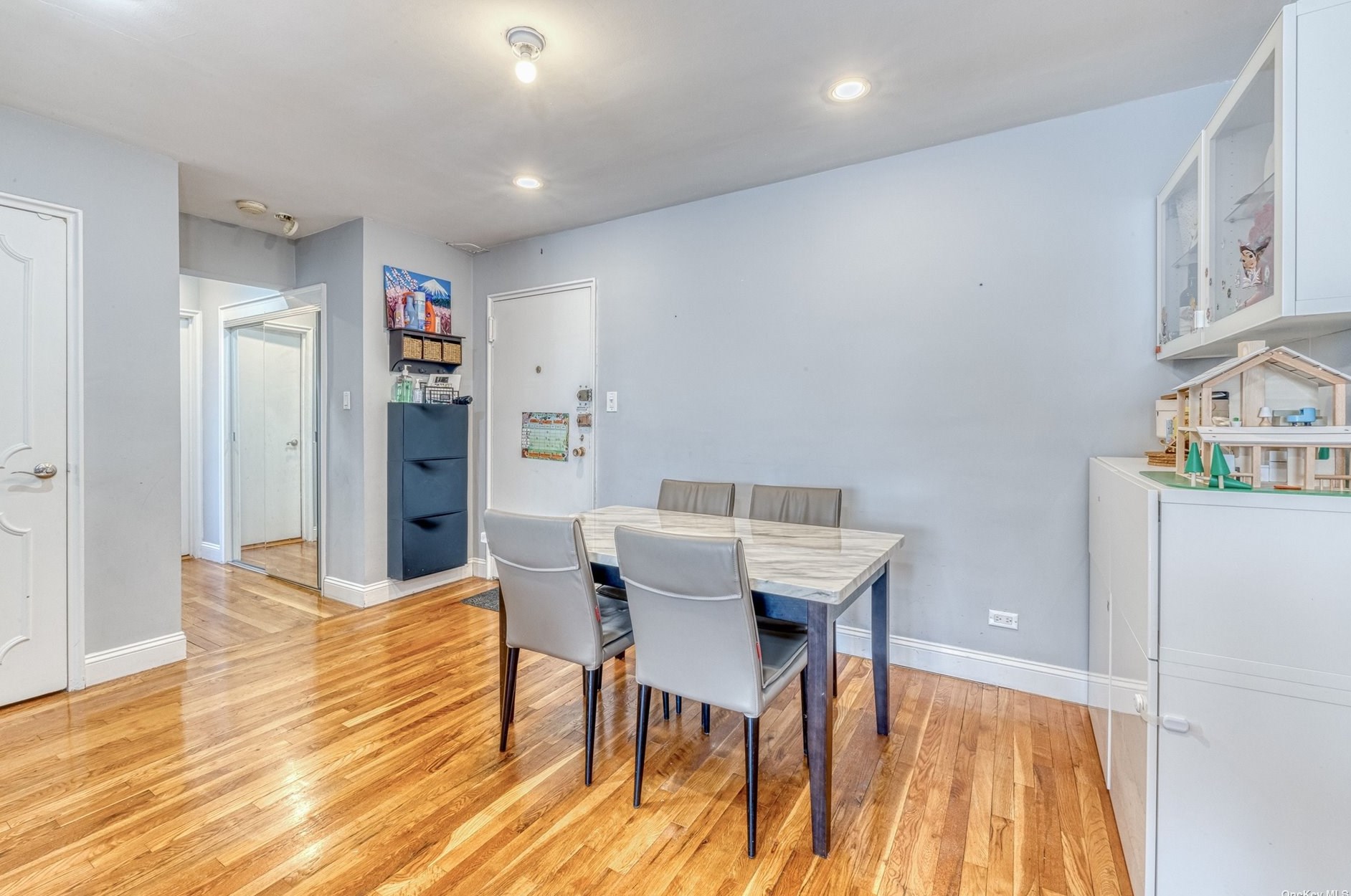 1850 211th St, Flushing, NY 11360-1847