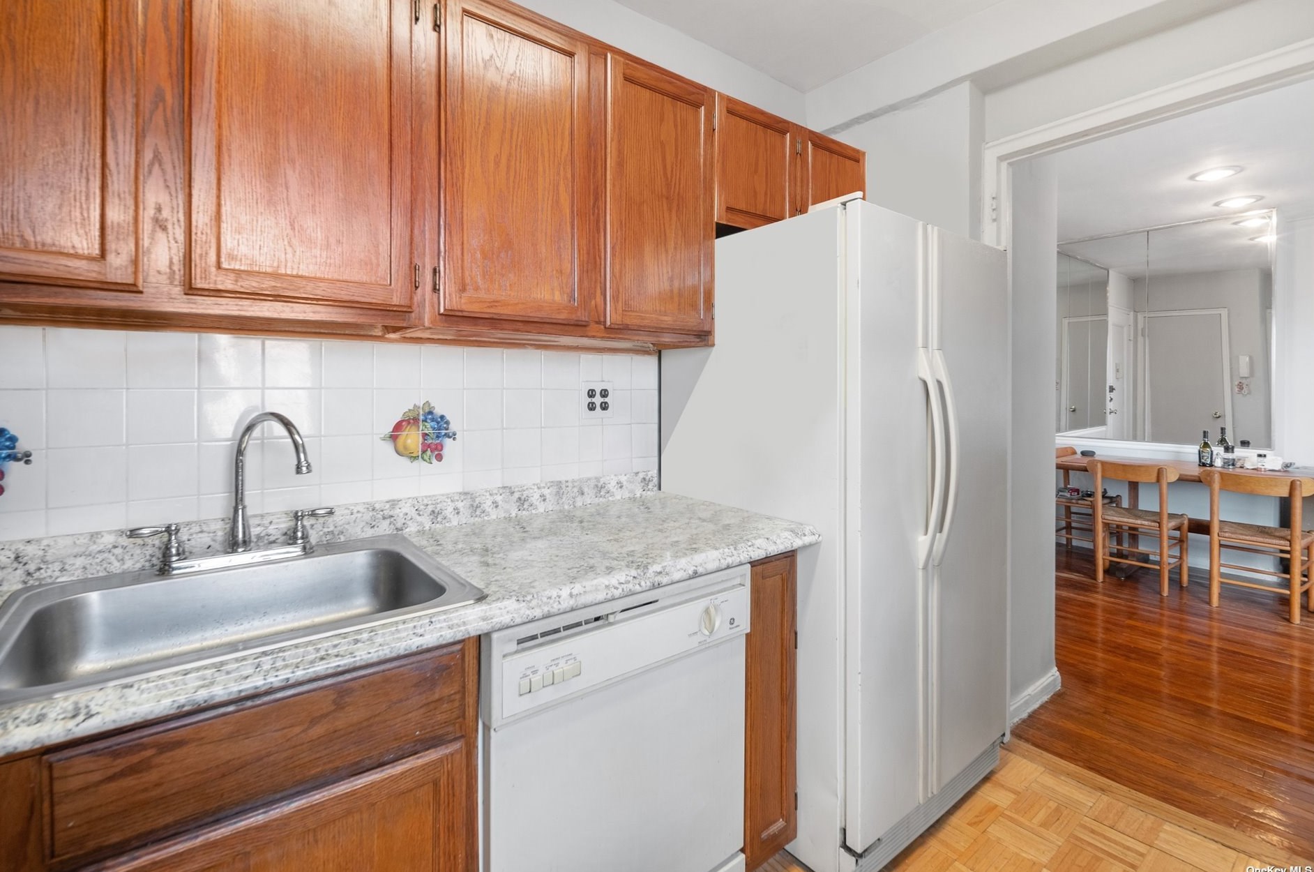 216-05 48th Ave, Flushing, NY 11361