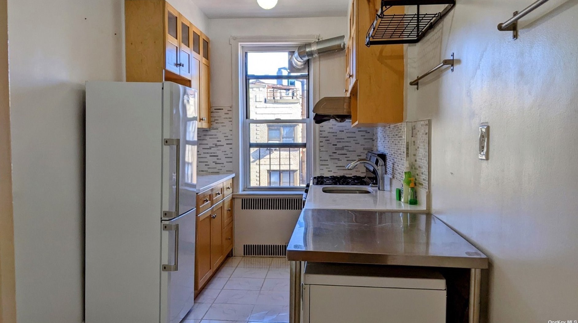 4210 82nd St, Flushing, NY 11373-3554