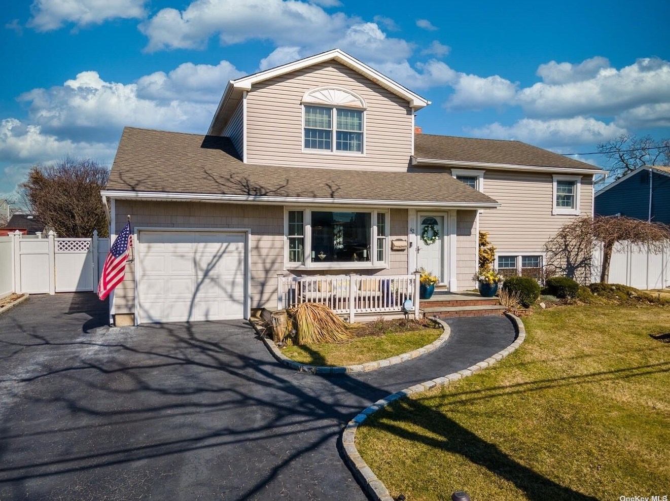42 Swan Dr, East Massapequa, NY 11758-7929