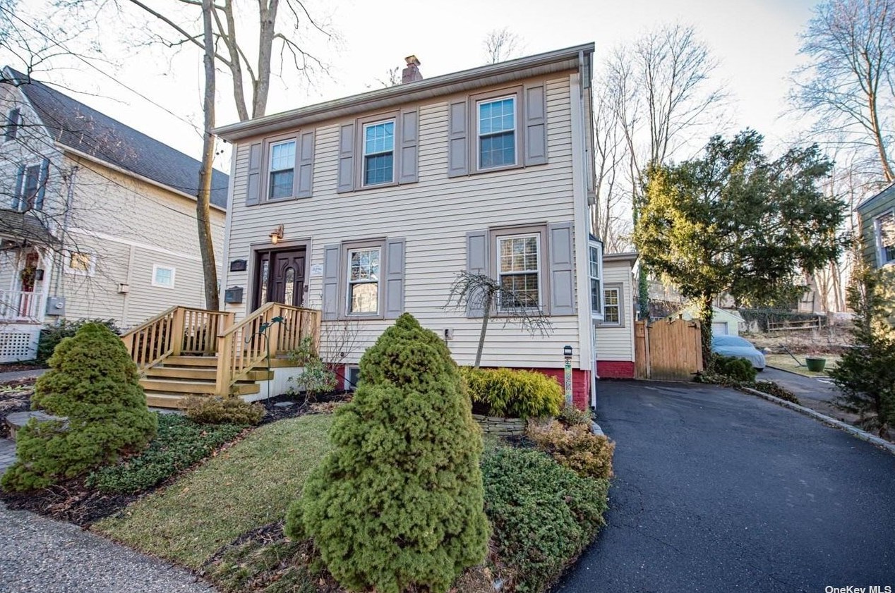 120 Thompson St, Prt Jefferson Station, NY 11777-1819