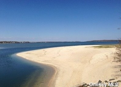 1265 Brigantine Dr, Southold, NY 11971