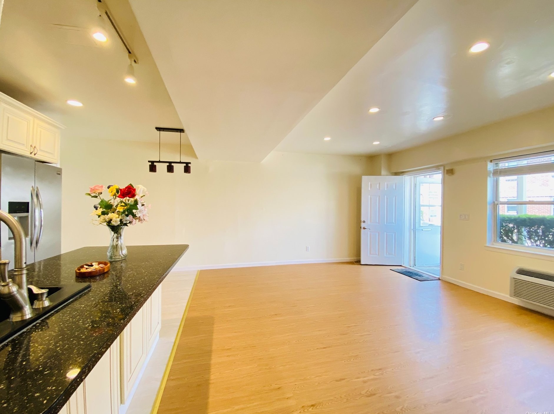 229-07A 69th Ave, Flushing, NY 11364-5008