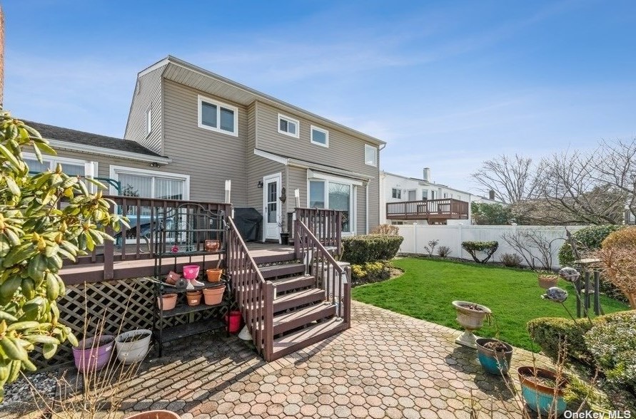 3200 Denton Dr, North Merrick NY 11566-5100 exterior