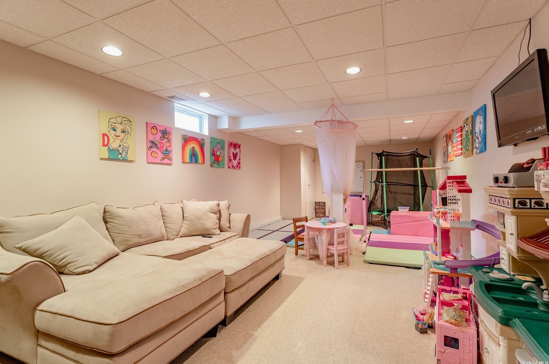 34 Fleetwood Rd, Commack NY 11725-1755 exterior