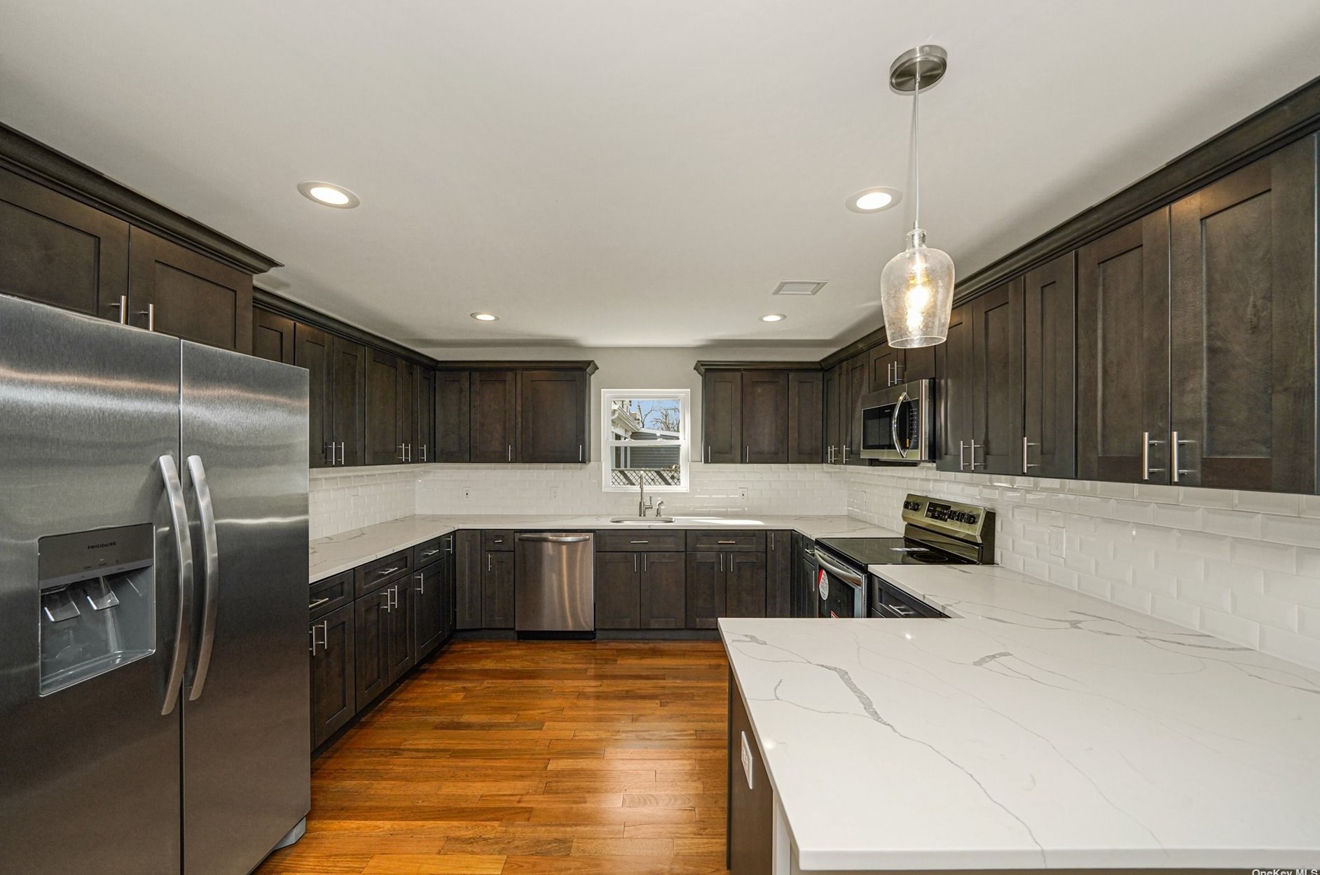 110 Sprucewood Dr, Plainedge, NY 11756-3837