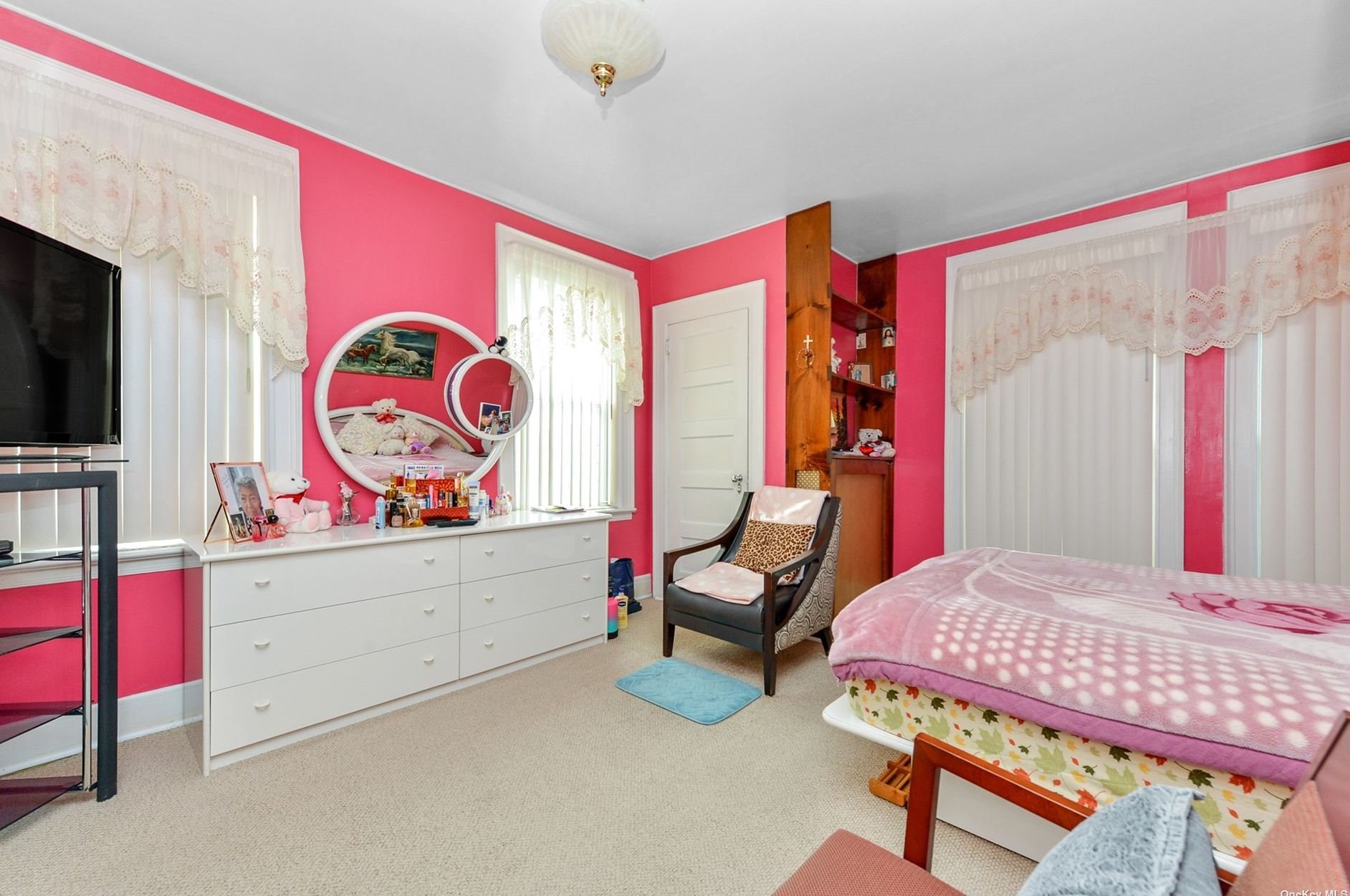 147-42 Elm Ave, Flushing NY 11355-1705 exterior