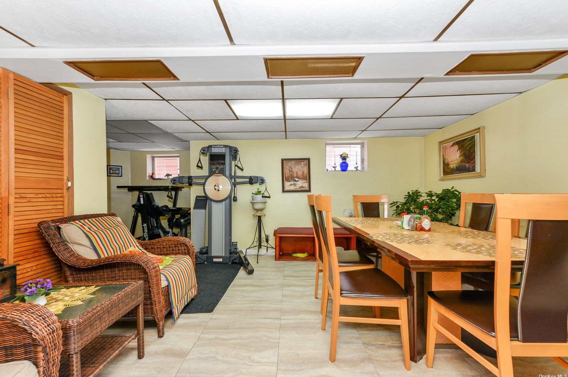 147-42 Elm Ave, Flushing NY 11355-1705 exterior