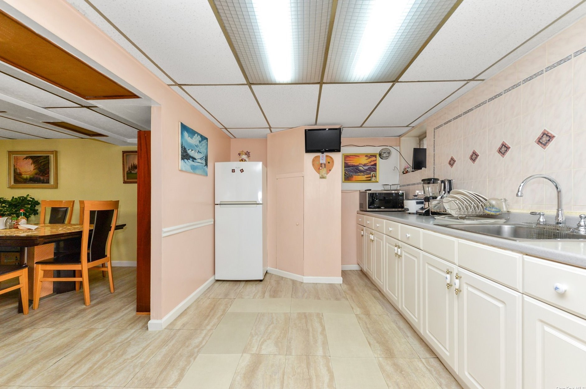 147-42 Elm Ave, Flushing NY 11355-1705 exterior