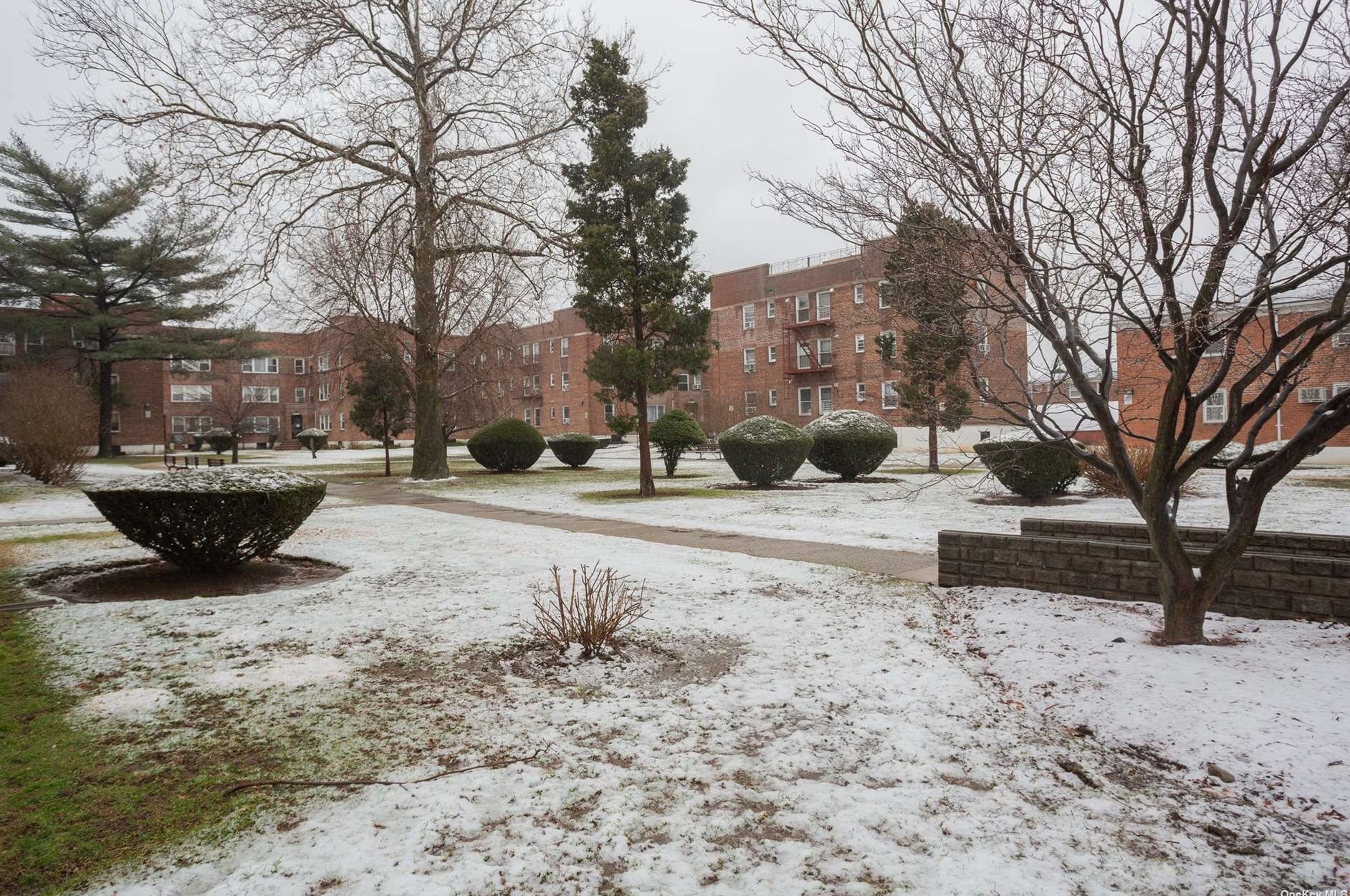 138-40 68th Dr, Flushing, NY 11367-3423