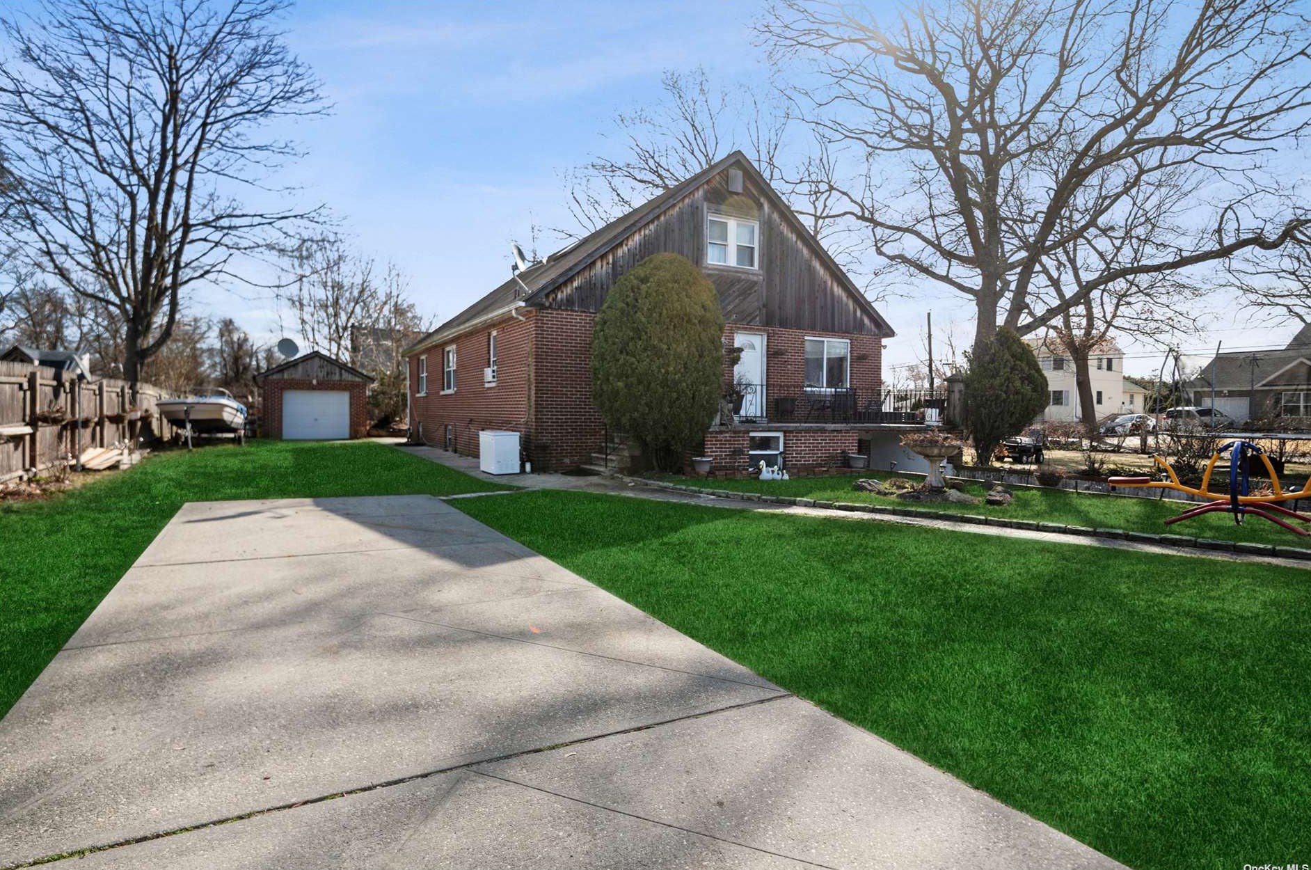 1 Sorrel Dr, Smith Point NY  11967-4233 exterior